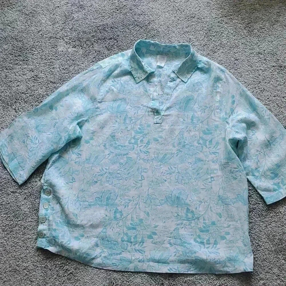 Sigrid Olson Teal and White 100% linen tunic shirt with 3/4 sleeves